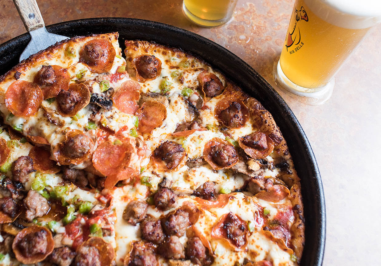 gallery-pizza-pub-a-dells-tradition-since-1983-wisconsin-dells-wi