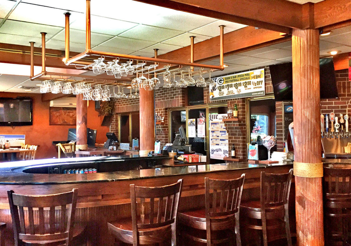gallery-pizza-pub-a-dells-tradition-since-1983-wisconsin-dells-wi